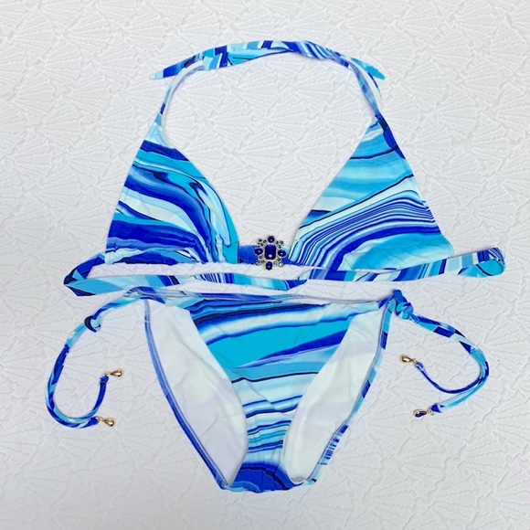 Sol Lo String Bikini EUC w/wavy stripes of blue & white & Embellishments Size 6 - Picture 1 of 12